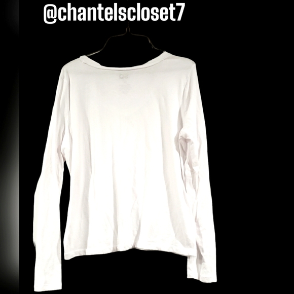 🏷2 For $20!!🏷SO Brand - White V-Neck Long Sleeve Shirt - Soft & Stretchy - Picture 3 of 6